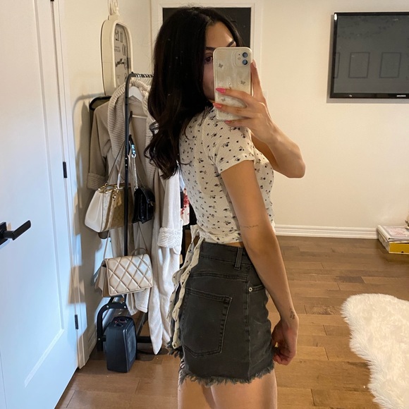 BRANDY MELVILLE floral wrap top - Picture 2 of 5